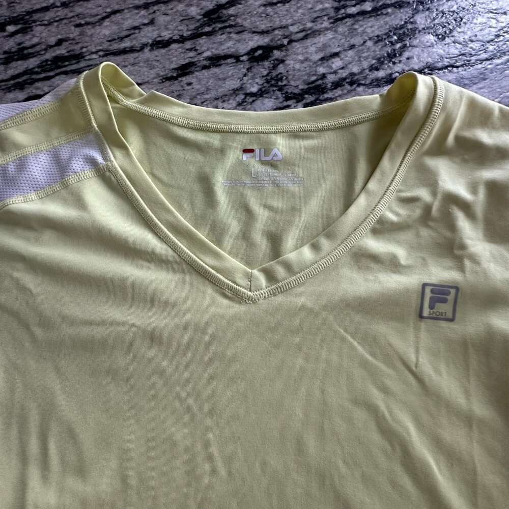 FILA Sport Women's Short Sleeve V-Neck Vented Top - Size L - Picture 4 of 6